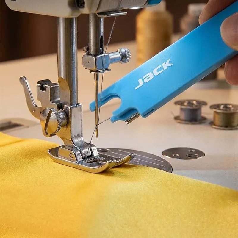 4-in-1 Needle Threader