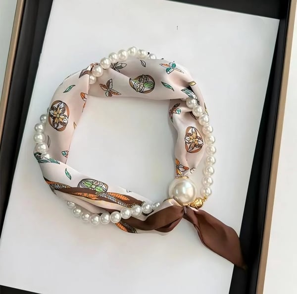 🔥HOT SALE🔥 Pearl Buckle Closure Printed Scarf