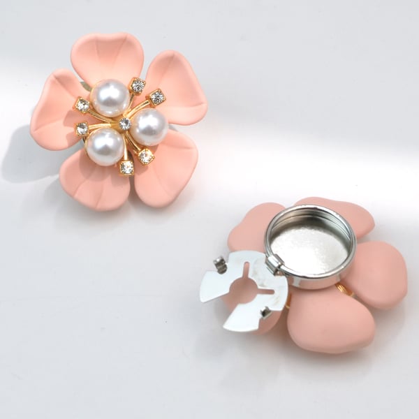 ✨Floral Brooch to Elevate Your Shirt（1 pair）